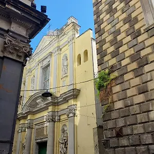 Bed & Breakfast Palazzo Carafa Di Montorio, Naples