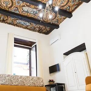 Guest house La Maschera Di Pulcinella, Naples