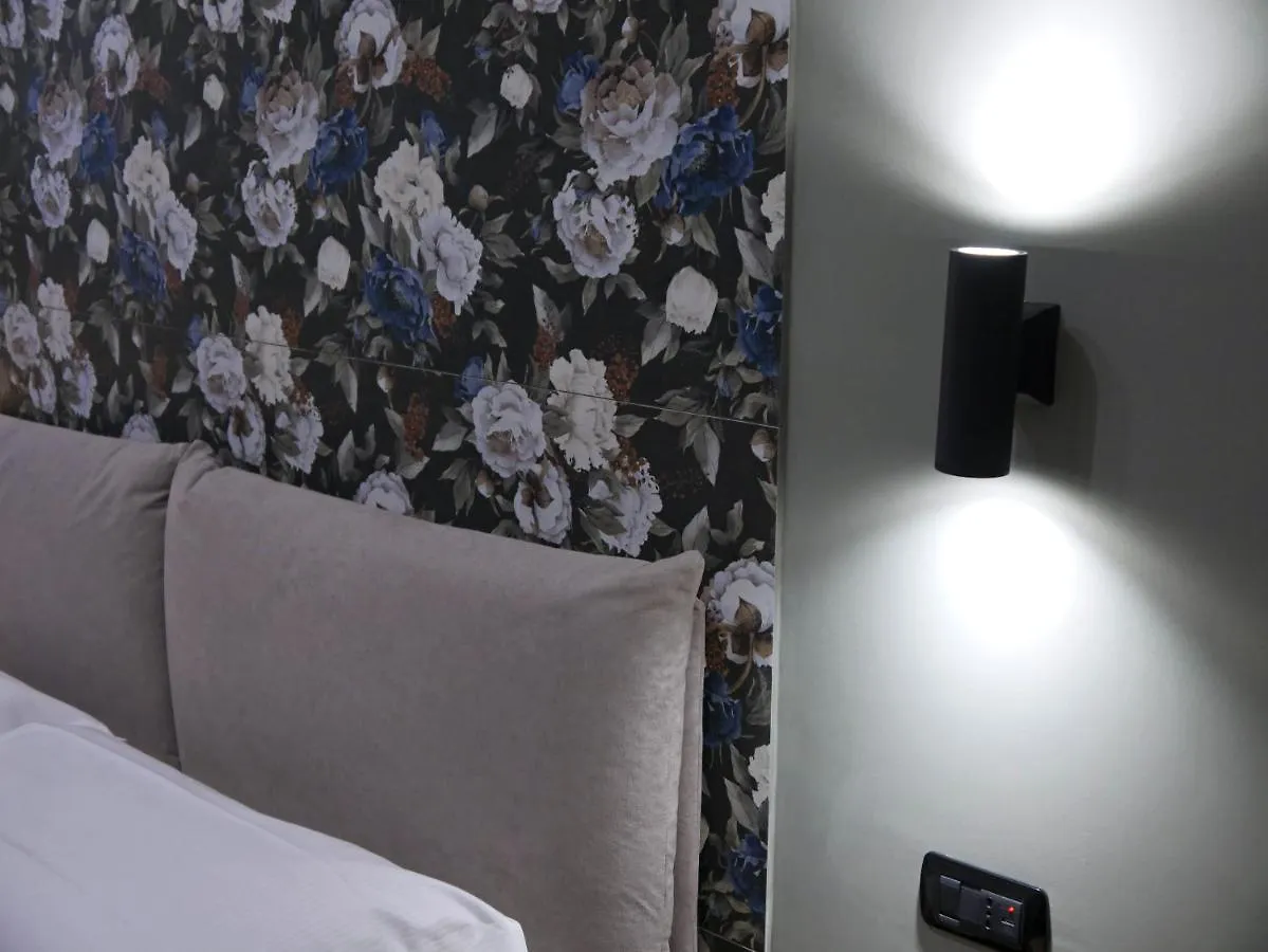ナポリ Palazzo Ferrara 1952 Bed & Breakfast 0*,