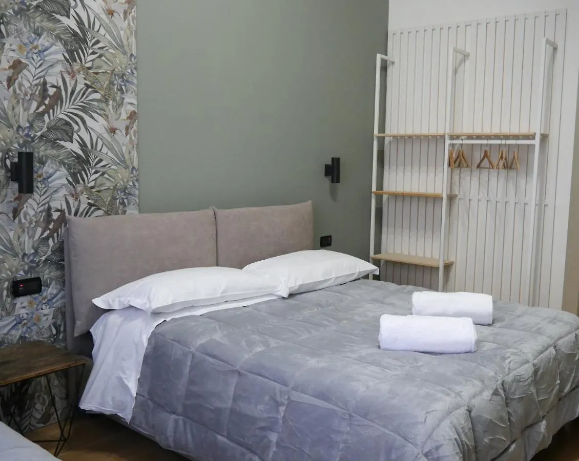 Palazzo Ferrara 1952 Bed & Breakfast Naples 0*,